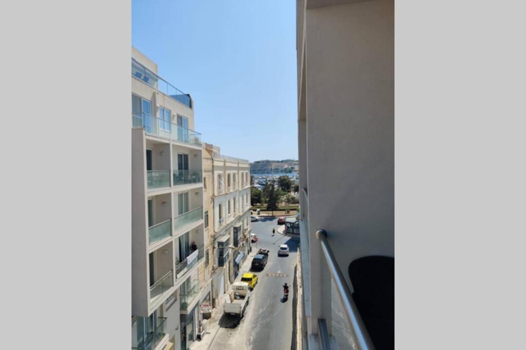Brand New 3 Bedroom Apartment Close To The Sea Gzira Exterior photo